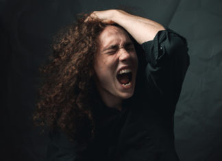 L’ ITALIA URLATA CHE NON CI PIACE L'Italia urlata che non ci piace