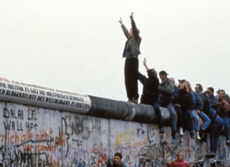 Tutti i muri crollano: è ora di far cadere quello che ingabbia l’Italia che vale I muri crollano