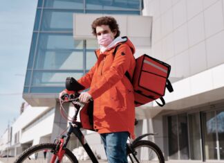 Oltre l’orizzonte degli eventi