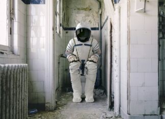 Il marito dell’astronauta Gaetano Buompane