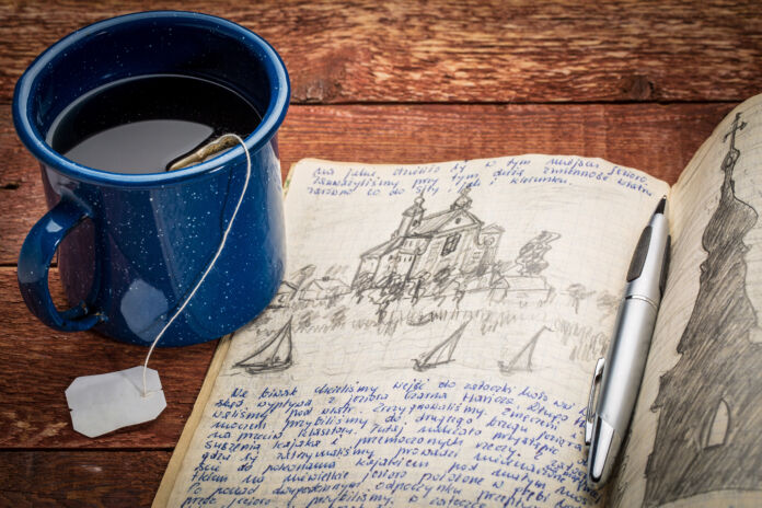 writing travel journal Diario di viaggio