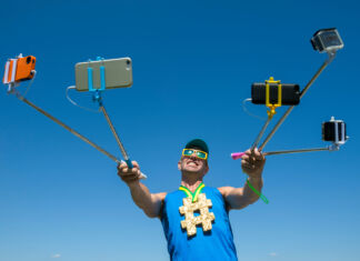 Selfie ergo sum, ma attenzione all’oversharing